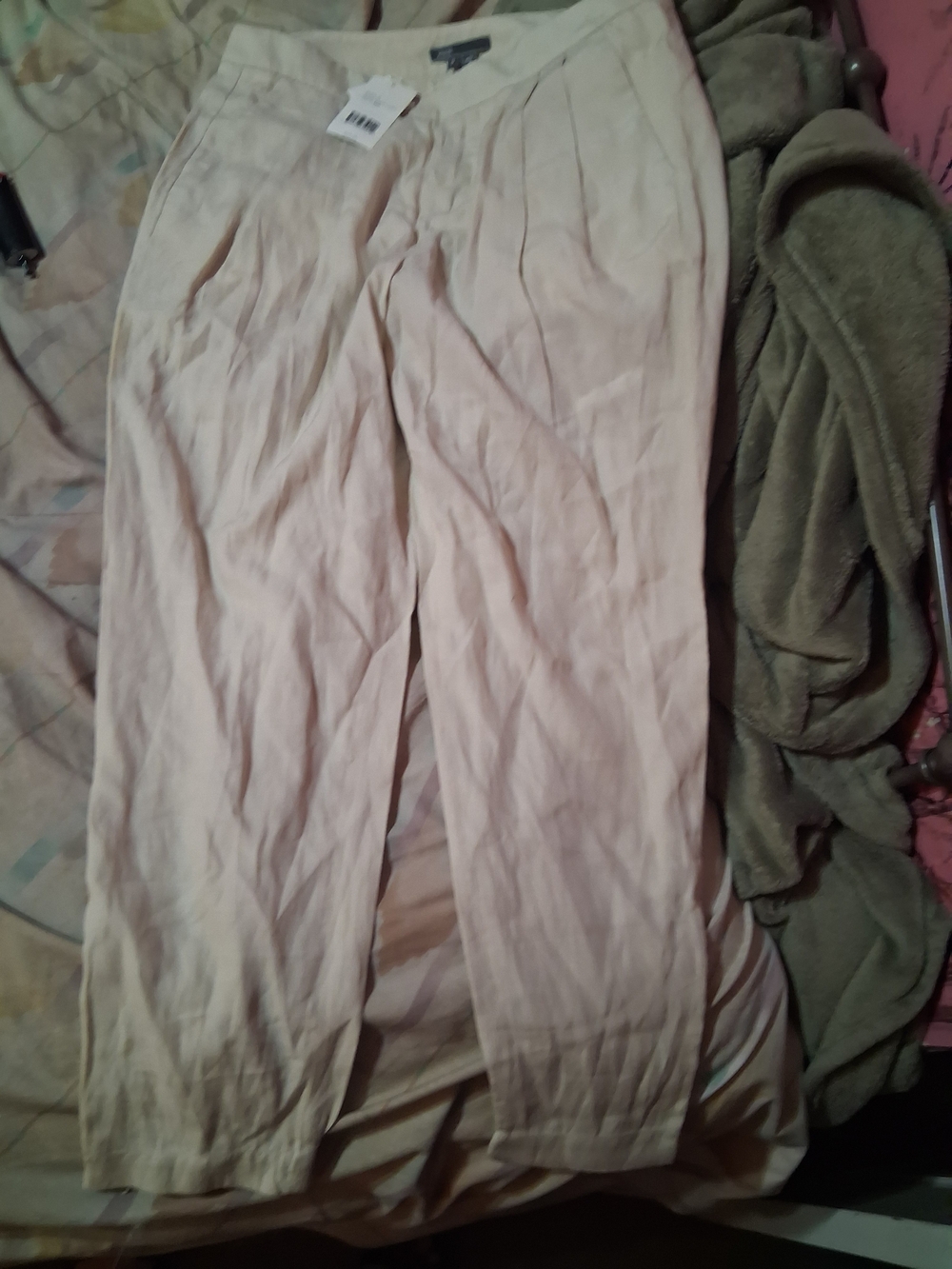 Vince Cream Ankle-Length Pleated Linen Trousers